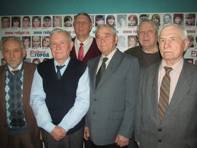 На фото: Олег Кузьмин второй слева