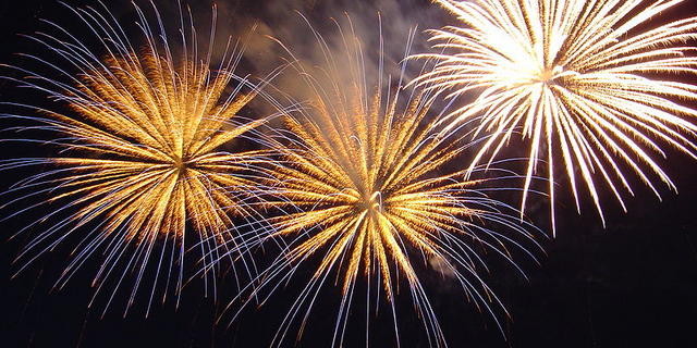 800px-Bratislava_New_Year_Fireworks.preview