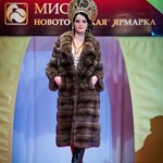 12 Русская красавица должна уметь носить кокошник и шубу (1)