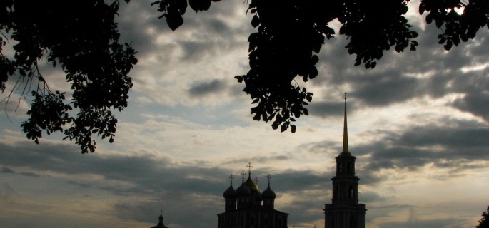 Рязанский кремль в сумерках. Фото Александра Королева.